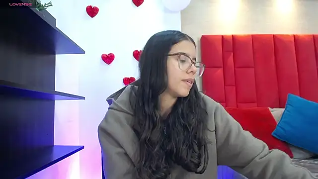 Luna Millers online show from March 2026 04:14:01 AM