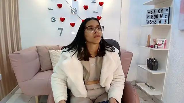 Luna Millers online show from March 2026 03:56:01 AM