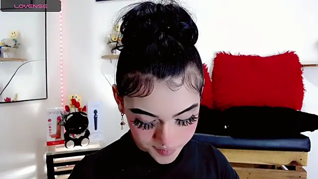 NathalialLooes online show from February 2026 04:52:02 AM