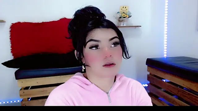 NathalialLooes online show from March 2026 04:18:02 AM