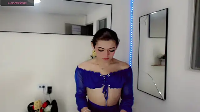 NathalialLooes online show from April 2026 05:16:02 AM