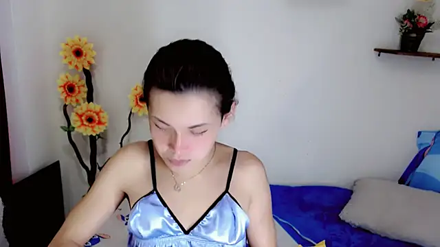 NathalialLooes online show from June 2026 08:23:01 PM