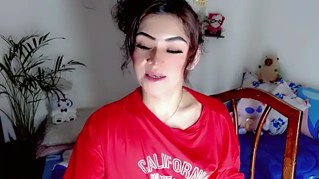 NathalialLooes online show from June 2026 05:17:02 PM