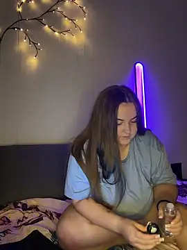 AlyaX X online show from February 2026 01:58:02 PM