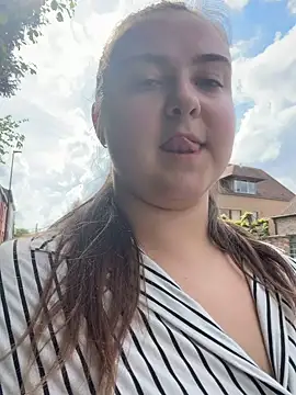 AlyaX X online show from May 2026 01:38:01 PM