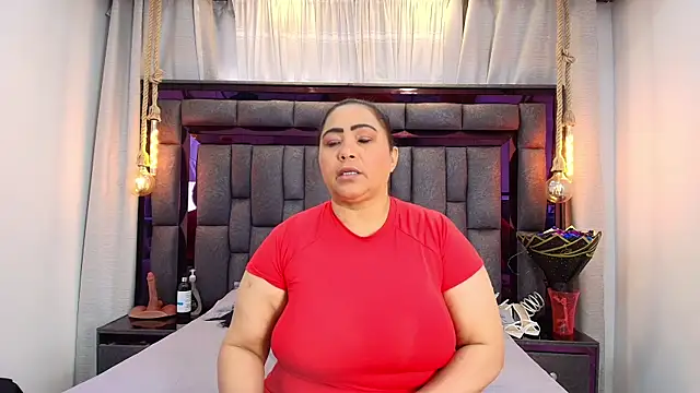 Karina Mendoza online show from May 2026 11:59:02 AM