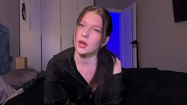 Sarahsolara online show from March 2026 04:59:01 PM