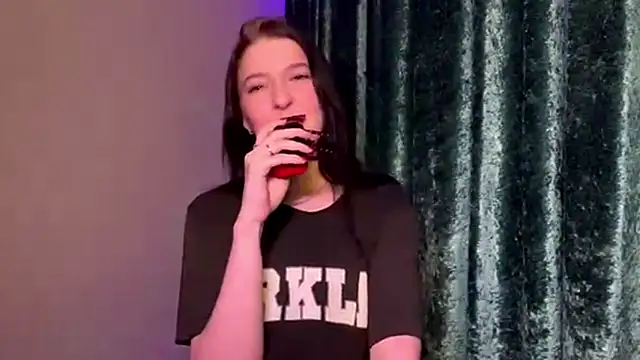 Sarahsolara online show from March 2026 05:19:02 PM