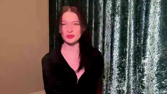 Sarahsolara online show from March 2026 04:02:02 PM