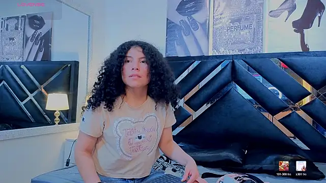 Zoe-yanin online show from May 2026 06:49:01 PM