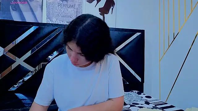 Zoe-yanin online show from May 2026 06:46:01 PM
