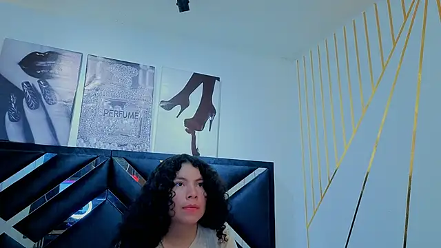 Zoe-yanin online show from May 2026 07:10:01 PM