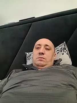 Snapshot of leoniddeni chatting on February 2026 10:58:01 AM leoniddeni online show from February 2026 10:58:01 AM