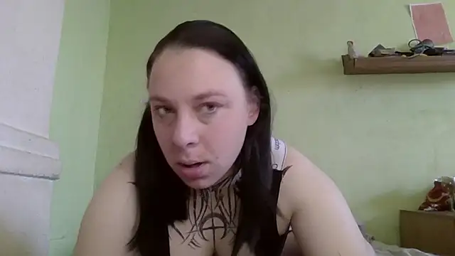 Snapshot of MillaSourety chatting on April 2026 08:22:02 AM MillaSourety online show from April 2026 08:22:02 AM