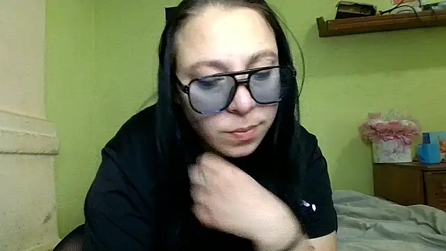 Snapshot of MillaSourety chatting on April 2026 07:03:02 AM MillaSourety online show from April 2026 07:03:02 AM