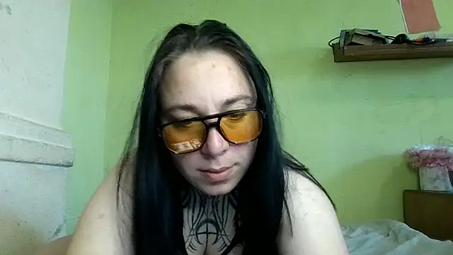 Snapshot of MillaSourety chatting on May 2026 01:07:01 PM MillaSourety online show from May 2026 01:07:01 PM