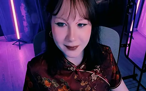 Snapshot of marty_bree chatting on June 2026 05:17:02 PM marty bree online show from June 2026 05:17:02 PM