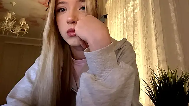 IvyArmbrister online show from March 2026 06:15:01 PM