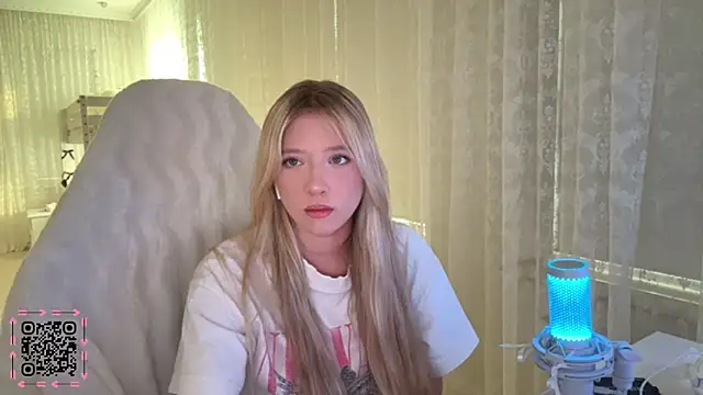 IvyArmbrister online show from March 2026 03:35:02 PM