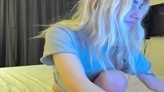 Lesyalisss online show from March 2026 10:13:02 PM