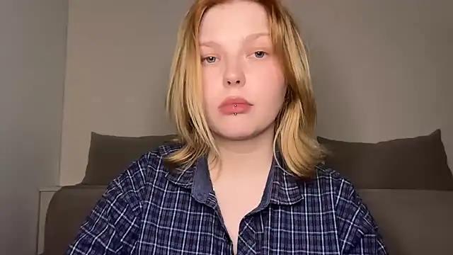 Ophelia Ritz online show from May 2026 10:37:02 PM