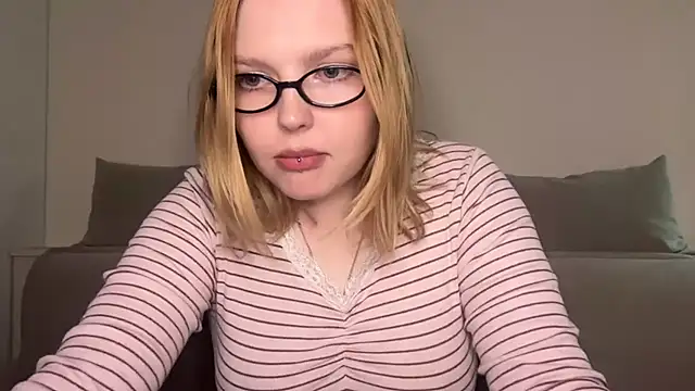 Ophelia Ritz online show from May 2026 11:22:02 PM