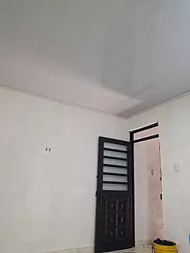 Cris18sexy online show from March 2026 04:34:01 PM