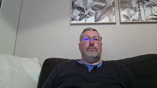 doudou310 online show from April 2026 03:33:02 AM