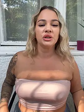 Snapshot of sexybatwomen33 chatting on June 2026 01:48:02 PM sexybatwomen33 online show from June 2026 01:48:02 PM