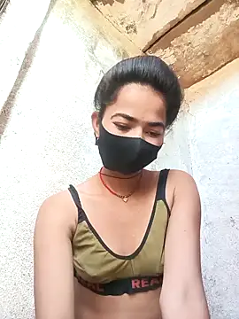 Snapshot of Sunali_Bendre chatting on March 2026 02:26:01 AM Sunali Bendre online show from March 2026 02:26:01 AM