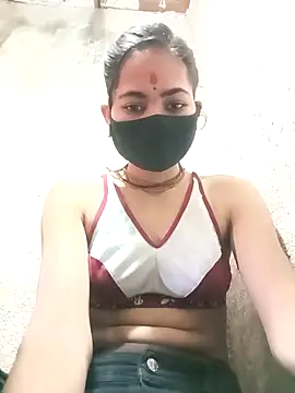 Snapshot of Sunali_Bendre chatting on March 2026 04:28:02 AM Sunali Bendre online show from March 2026 04:28:02 AM