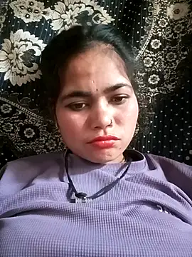 Snapshot of Sunali_Bendre chatting on March 2026 06:30:02 AM Sunali Bendre online show from March 2026 06:30:02 AM