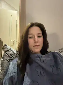 OliaLav online show from February 2026 06:02:02 PM