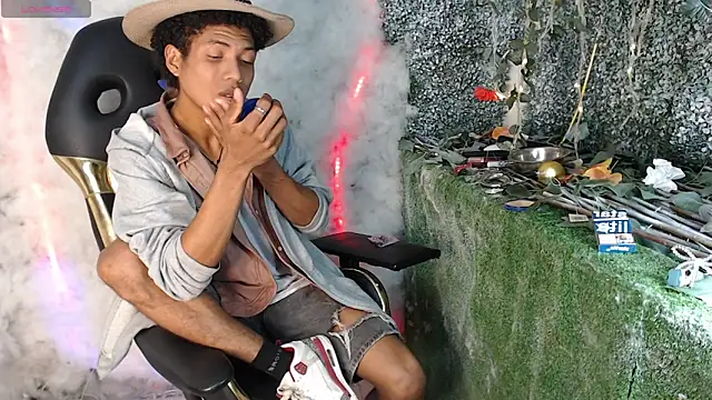 Snapshot of Walkers05 chatting on March 2026 02:28:02 AM Walkers05 online show from March 2026 02:28:02 AM