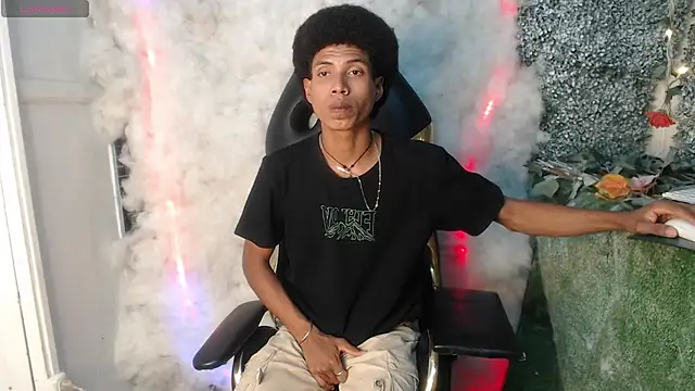 Snapshot of Walkers05 chatting on March 2026 06:01:01 PM Walkers05 online show from March 2026 06:01:01 PM