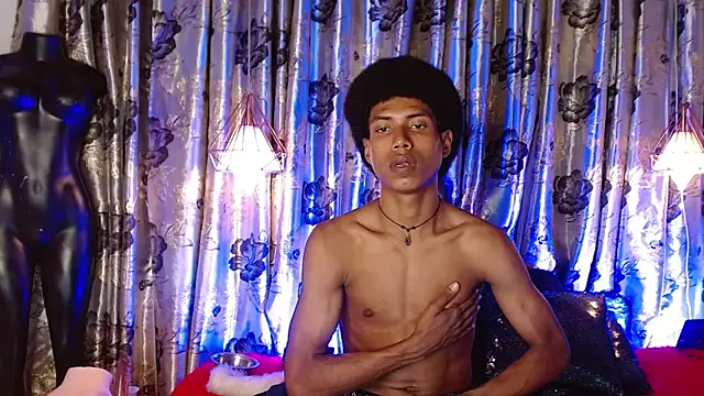 Snapshot of Walkers05 chatting on March 2026 06:03:02 PM Walkers05 online show from March 2026 06:03:02 PM