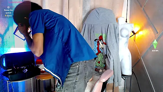 Snapshot of Walkers05 chatting on March 2026 01:40:02 AM Walkers05 online show from March 2026 01:40:02 AM