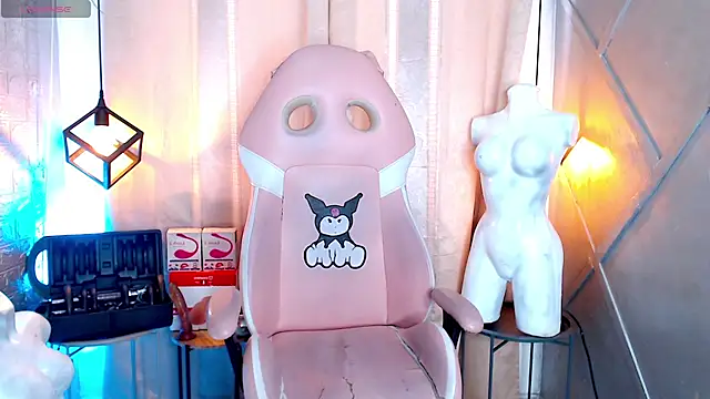 Snapshot of Walkers05 chatting on April 2026 05:43:02 PM Walkers05 online show from April 2026 05:43:02 PM