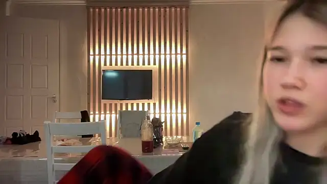 lilXdomiii online show from February 2026 01:59:01 PM