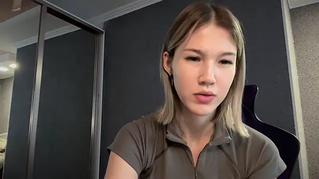 Snapshot of lilXdomiii chatting on March 2026 11:00:01 AM lilXdomiii online show from March 2026 11:00:01 AM