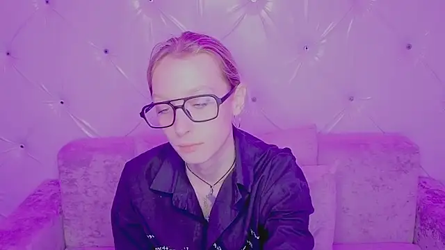 Akiro Kim7 online show from March 2026 02:18:01 AM