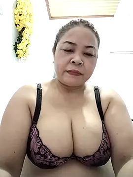 Baby-bigtits2026 online show from May 2026 10:12:01 AM