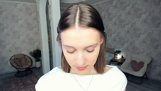 LianneBynon online show from May 2026 08:42:01 AM