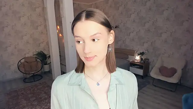 LianneBynon online show from June 2026 08:41:01 AM