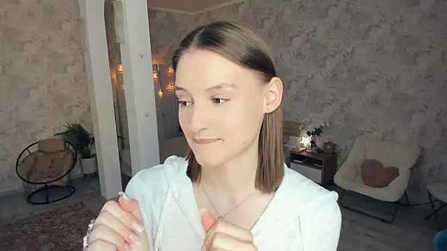 LianneBynon online show from June 2026 08:34:01 AM