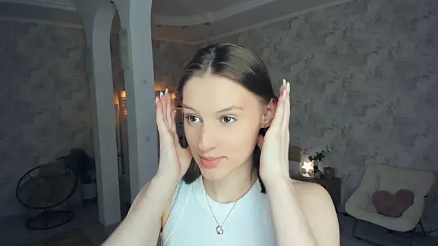 LianneBynon online show from June 2026 08:38:01 AM