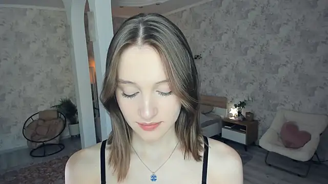LianneBynon online show from June 2026 08:40:02 AM
