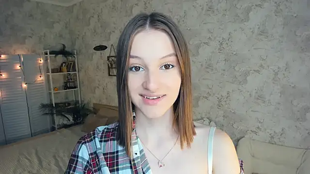 LianneBynon online show from June 2026 08:33:02 AM