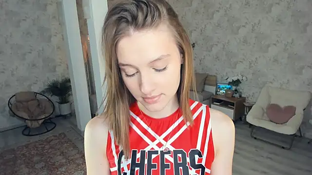 LianneBynon online show from June 2026 08:45:02 AM