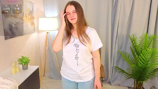 Snapshot of LuannaPetru chatting on February 2026 04:17:01 PM LuannaPetru online show from February 2026 04:17:01 PM